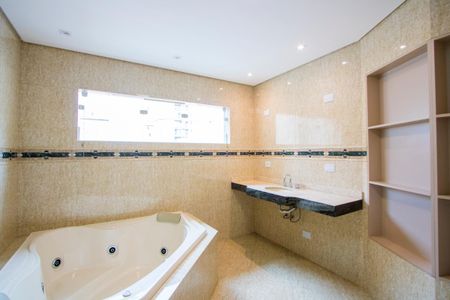 Casa à venda com 244m², 3 quartos e 5 vagas Casa à venda com 244m², 3 quartos e 5 vagasBanheiro do quarto 1