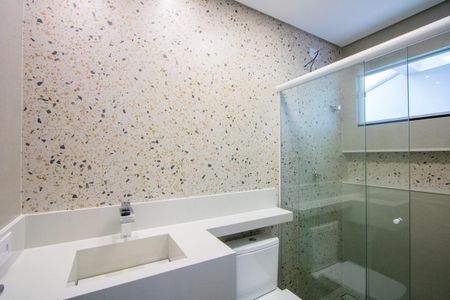 Casa à venda com 244m², 3 quartos e 5 vagas Casa à venda com 244m², 3 quartos e 5 vagasBanheiro do quarto 3