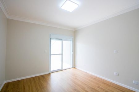 Casa à venda com 244m², 3 quartos e 5 vagas Casa à venda com 244m², 3 quartos e 5 vagasQuarto 2 - Suíte