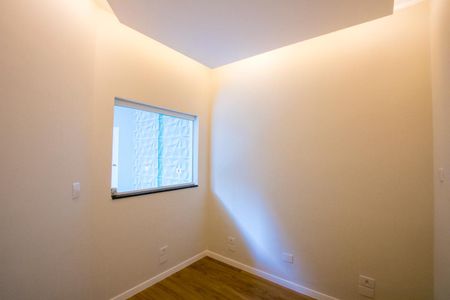 Casa à venda com 244m², 3 quartos e 5 vagas Casa à venda com 244m², 3 quartos e 5 vagasEscritório