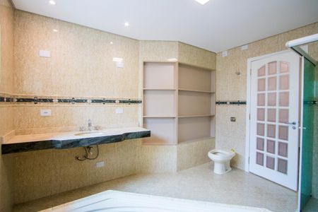 Casa à venda com 244m², 3 quartos e 5 vagas Casa à venda com 244m², 3 quartos e 5 vagasBanheiro do quarto 1