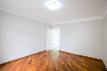Casa à venda com 244m², 3 quartos e 5 vagas Casa à venda com 244m², 3 quartos e 5 vagasQuarto 1 - Suíte