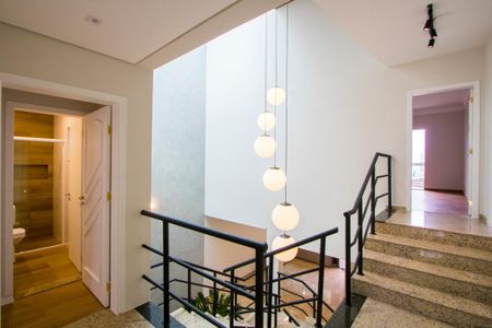 Casa à venda com 244m², 3 quartos e 5 vagas Casa à venda com 244m², 3 quartos e 5 vagasCorredor