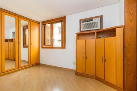 Quarto 1 de apartamento para alugar com 2 quartos, 128m² em Jardim do Salso, Porto Alegre