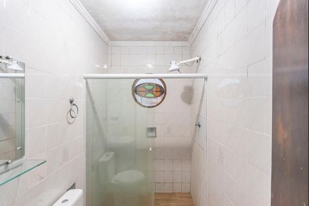 Banheiro  de casa para alugar com 1 quarto, 50m² em Parque Gerassi, Santo André