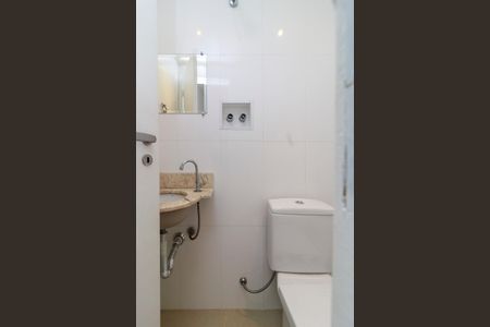 Lavabo de apartamento para alugar com 2 quartos, 64m² em Campo Belo, São Paulo