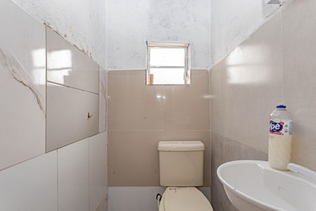 Banheiro de kitnet/studio para alugar com 1 quarto, 12m² em Sacoma, São Paulo