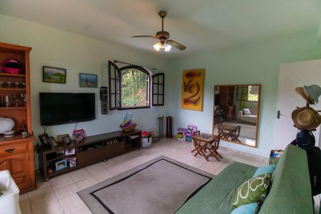 Sala de casa à venda com 2 quartos, 244m² em Sapê, Niterói