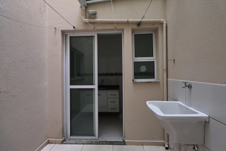 Apartamento para alugar com 37m², 2 quartos e 1 vagaÁrea de Serviço