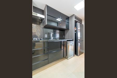 Cozinha de apartamento para alugar com 3 quartos, 105m² em Passo d’Areia, Porto Alegre