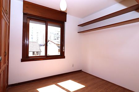 Quarto 1 de apartamento para alugar com 2 quartos, 142m² em Bela Vista, Porto Alegre