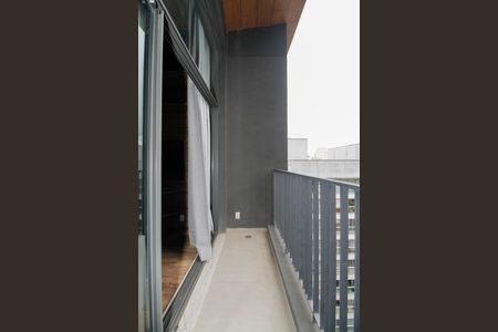 Varanda de kitnet/studio para alugar com 1 quarto, 24m² em Cerqueira César, São Paulo