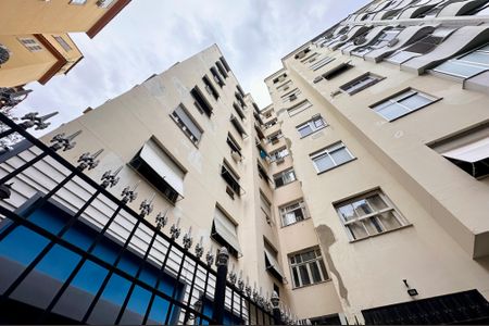 Apartamento à venda com 88m², 2 quartos e sem vaga Apartamento à venda com 88m², 2 quartos e sem vagaFachada