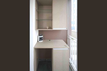 Apartamento para alugar com 65m², 2 quartos e 1 vagaVaranda