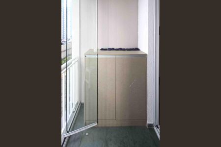 Apartamento para alugar com 65m², 2 quartos e 1 vagaVaranda