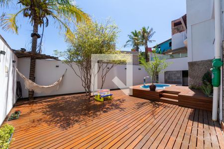 Casa à venda com 8 quartos, 530m² em Camargos, Belo Horizonte