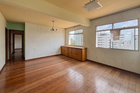 Apartamento à venda com 130m², 4 quartos e 2 vagasSala