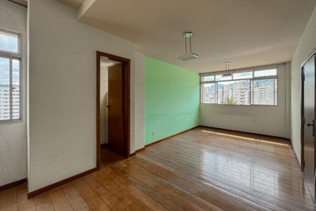 Apartamento à venda com 130m², 4 quartos e 2 vagasSala
