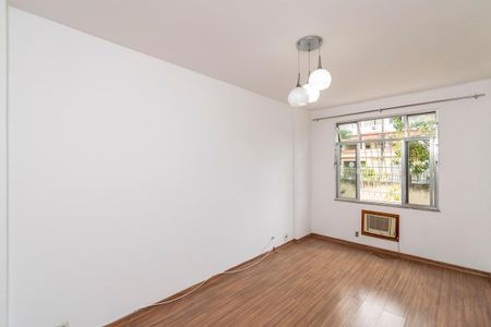 Sala de apartamento para alugar com 2 quartos, 65m² em Penha, Rio de Janeiro