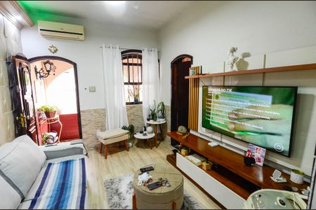 Casa para alugar com 55m², 2 quartos e sem vaga Casa para alugar com 55m², 2 quartos e sem vagaSala