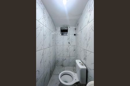 Banheiro de apartamento para alugar com 1 quarto, 10m² em Quarta Parada, São Paulo