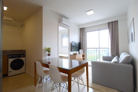 Sala de kitnet/studio para alugar com 2 quartos, 36m² em Moema, São Paulo