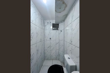 Banheiro de apartamento para alugar com 1 quarto, 10m² em Quarta Parada, São Paulo