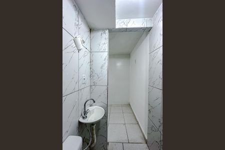 Banheiro de apartamento para alugar com 1 quarto, 10m² em Quarta Parada, São Paulo