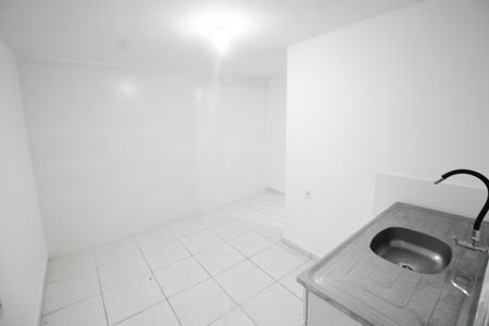 Sala/Quarto/Cozinha de kitnet/studio para alugar com 1 quarto, 10m² em Quarta Parada, São Paulo