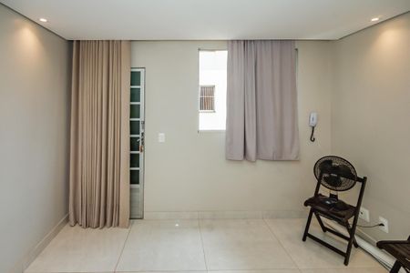 Sala de apartamento para alugar com 2 quartos, 48m² em Santa Monica, Belo Horizonte