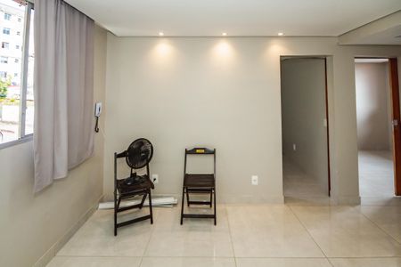 Sala de apartamento para alugar com 2 quartos, 48m² em Santa Monica, Belo Horizonte