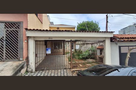 Casa à venda com 176m², 3 quartos e 2 vagas Casa à venda com 176m², 3 quartos e 2 vagasFachada