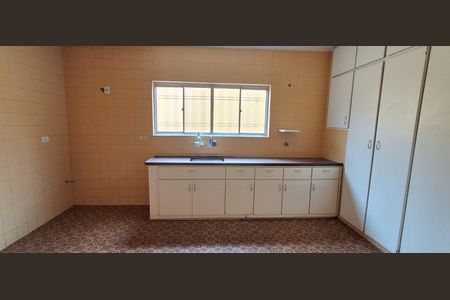 Casa à venda com 176m², 3 quartos e 2 vagas Casa à venda com 176m², 3 quartos e 2 vagasCozinha