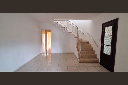 Casa à venda com 176m², 3 quartos e 2 vagas Casa à venda com 176m², 3 quartos e 2 vagasSala