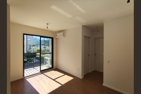 Sala de apartamento para alugar com 2 quartos, 43m² em Barra Olímpica, Rio de Janeiro