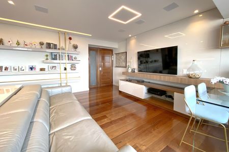 Sala de apartamento à venda com 3 quartos, 158m² em Serra, Belo Horizonte