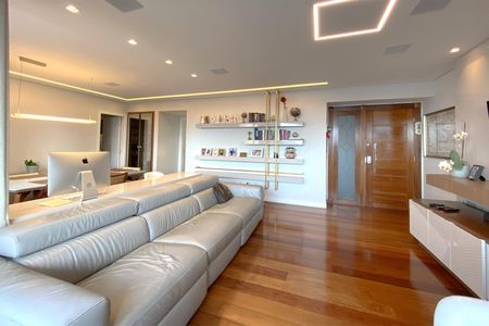 Apartamento à venda com 3 quartos, 158m² em Serra, Belo Horizonte
