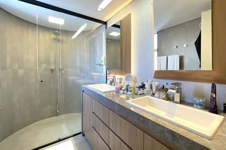 Apartamento à venda com 158m², 3 quartos e 2 vagasBanheiro da Suíte 1