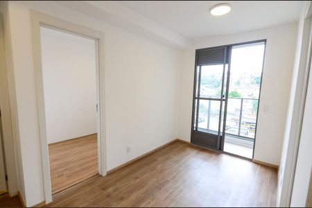 Sala de apartamento para alugar com 2 quartos, 44m² em Santo Cristo, Rio de Janeiro