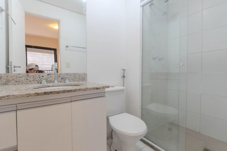 Banheiro Social de kitnet/studio para alugar com 1 quarto, 42m² em Bela Vista, São Paulo