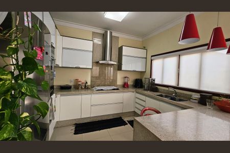 Casa para alugar com 250m², 4 quartos e 5 vagasCozinha