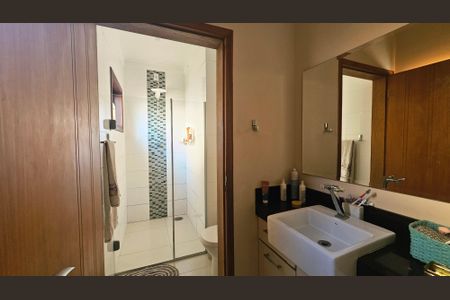 Casa para alugar com 250m², 4 quartos e 5 vagasBanheiro Social