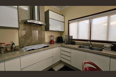 Casa para alugar com 250m², 4 quartos e 5 vagasCozinha