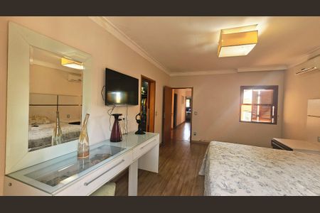 Casa para alugar com 250m², 4 quartos e 5 vagasSuíte 