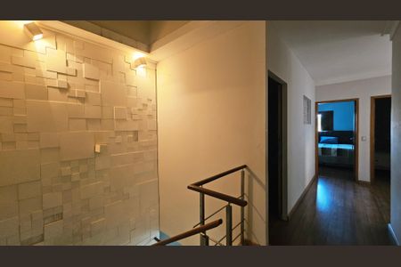 Casa para alugar com 250m², 4 quartos e 5 vagasEscada