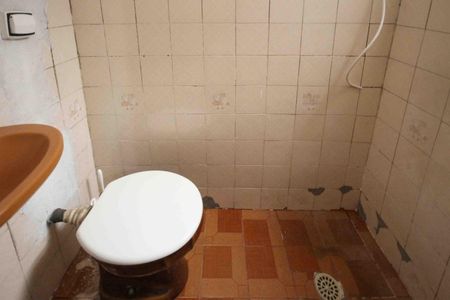 Banheiro Social de casa para alugar com 1 quarto, 50m² em Vila Renato (zona Leste), São Paulo