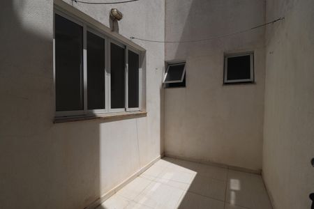 Apartamento para alugar com 52m², 2 quartos e 1 vagaQuintal