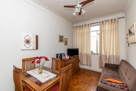 Apartamento à venda com 63m², 2 quartos e sem vagaSala