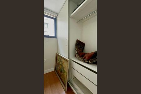Apartamento para alugar com 145m², 3 quartos e 2 vagas Apartamento para alugar com 145m², 3 quartos e 2 vagasCloset da suíte 1