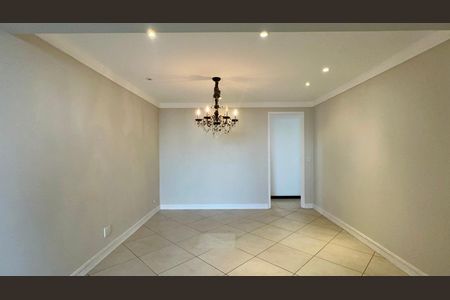 Apartamento para alugar com 145m², 3 quartos e 2 vagas Apartamento para alugar com 145m², 3 quartos e 2 vagasSala de Jantar